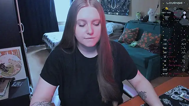 Alice Dreamgirl  online show from April 14, 2026, 10:09 am