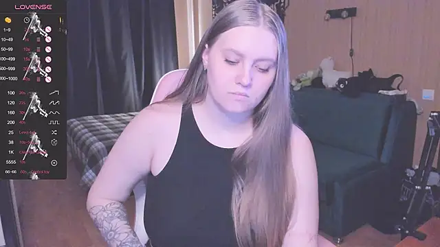 Alice Dreamgirl  online show from October 17, 2025, 11:56 am