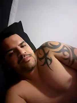 Snapshot of Latino2909 chatting on December 15, 2024, 10:50 am Latino2909 online show from December 15, 2024, 10:50 am