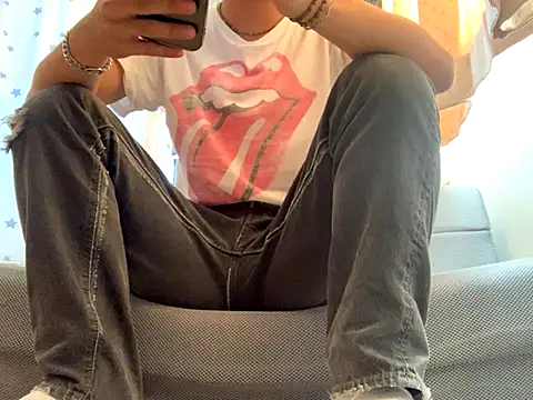 kuma0908 online show from September 14, 2025, 12:22 am