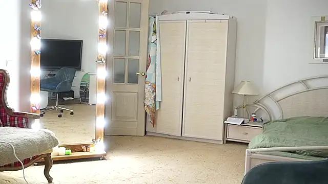 moonlight4u online show from September 29, 2025, 5:47 am