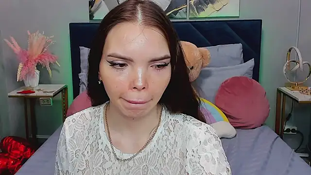 Curvy Dynamite  online show from March 30, 2026, 1:07 am