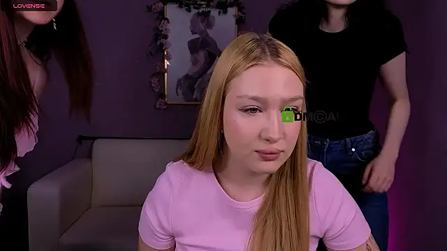 playful sophie online show from March 12, 2026, 8:24 pm