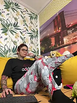 Lucky Deniz online show from February 2, 2026, 11:59 pm