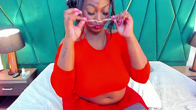 Snapshot of Tamara_Myller chatting on March 20, 2025, 3:36 pm Tamara Myller online show from March 20, 2025, 3:36 pm