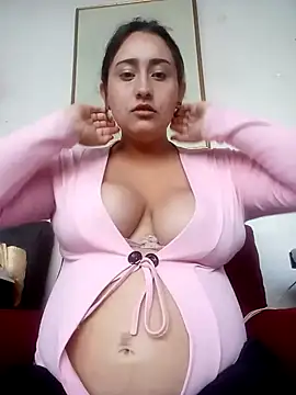 Snapshot of hanna_sky1 chatting on February 12, 2025, 9:33 pm hanna sky1 online show from February 12, 2025, 9:33 pm
