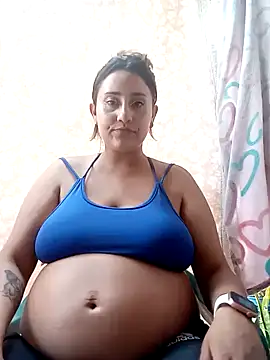 Snapshot of hanna_sky1 chatting on February 3, 2025, 6:39 pm hanna sky1 online show from February 3, 2025, 6:39 pm