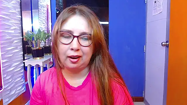 chloe prg online show from March 12, 2025, 6:43 pm