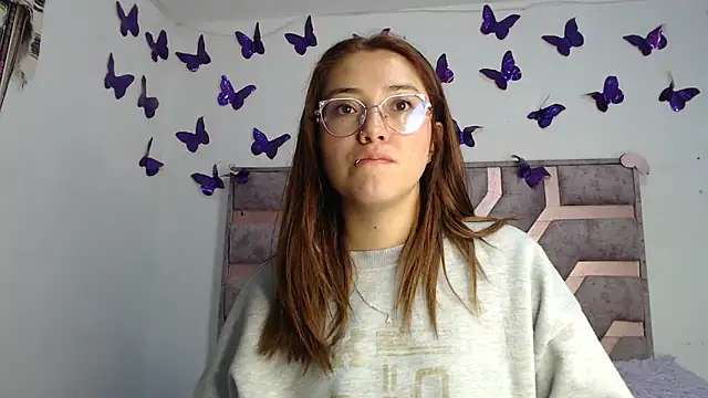 Snapshot of Anny_Fox- chatting on March 2, 2026, 4:46 am Anny Fox- online show from March 2, 2026, 4:46 am