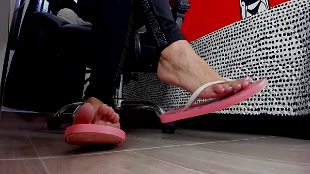 Snapshot of Keiny-Rave chatting on October 30, 2025, 6:16 pm Keiny-Rave online show from October 30, 2025, 6:16 pm