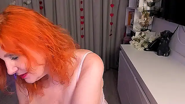 Snapshot of Fire-Fox-One chatting on November 6, 2025, 9:08 pm Fire-Fox-One online show from November 6, 2025, 9:08 pm