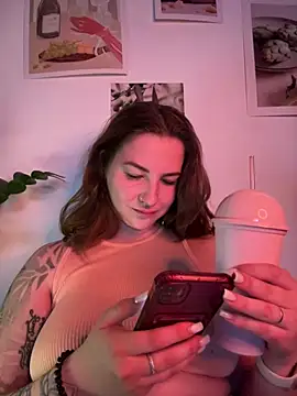 MayaMystic online show from April 22, 2026, 1:07 pm