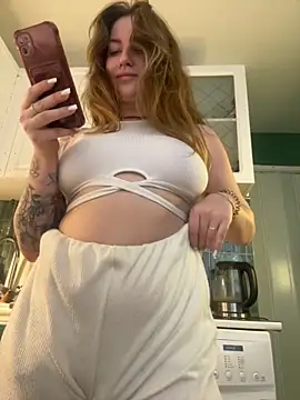 MayaMystic online show from November 14, 2025, 1:04 pm