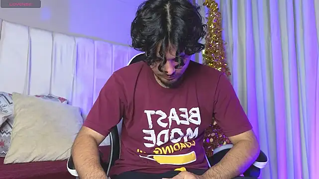 Snapshot of Samir_bear chatting on January 6, 2026, 12:31 pm Samir bear online show from January 6, 2026, 12:31 pm