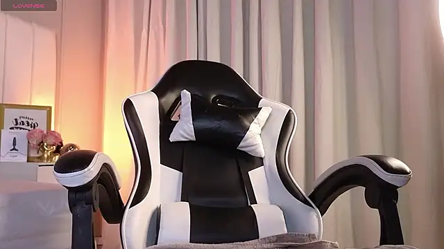 Snapshot of Samir_bear chatting on January 12, 2026, 7:42 pm Samir bear online show from January 12, 2026, 7:42 pm