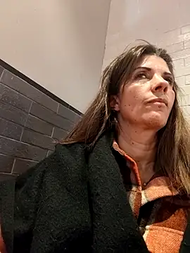 sansan2411 online show from November 7, 2025, 1:04 pm