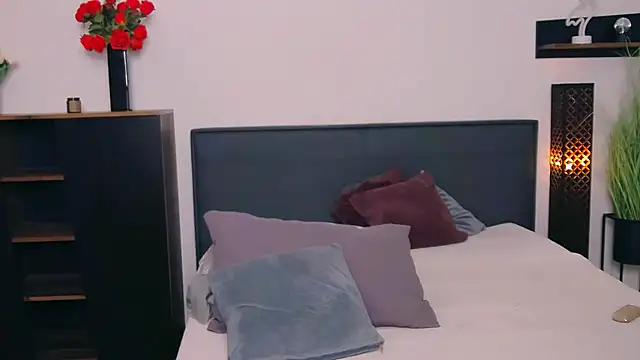 Lia Benini online show from February 25, 2026, 3:23 pm