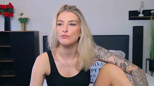 Lia Benini online show from March 19, 2026, 1:11 pm