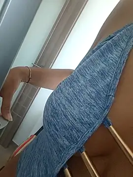 naughty69curls online show from September 20, 2025, 12:10 pm