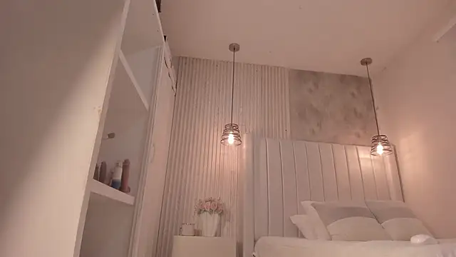  dakota a online show from September 30, 2025, 6:47 pm