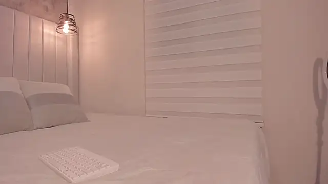  dakota a online show from September 27, 2025, 6:36 pm