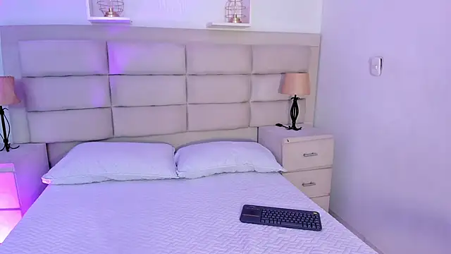 RoseCassie online show from October 29, 2025, 1:32 pm