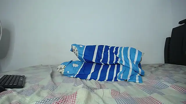 Snapshot of xoxo_06 chatting on March 1, 2025, 11:04 pm xoxo 06 online show from March 1, 2025, 11:04 pm