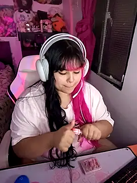 Pinky-Flower online show from April 15, 2026, 9:26 pm