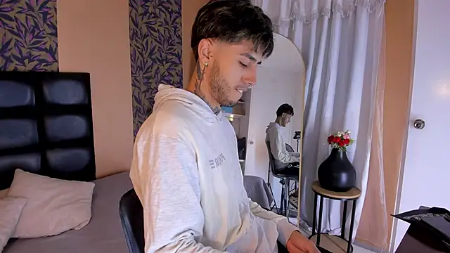 hinata itachi online show from February 19, 2026, 3:58 am