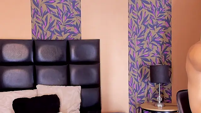 hinata itachi online show from February 18, 2026, 3:59 am