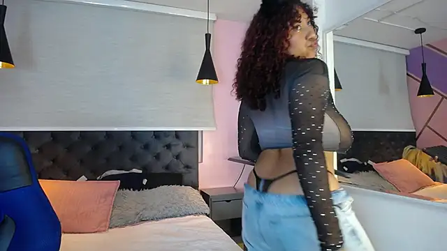 Snapshot of lauraltt chatting on February 19, 2025, 3:17 am lauraltt online show from February 19, 2025, 3:17 am