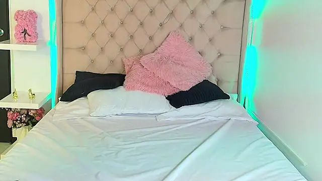 caroo gomeez online show from March 5, 2025, 5:08 pm