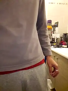 Kingqueen696 online show from March 24, 2026, 9:42 am