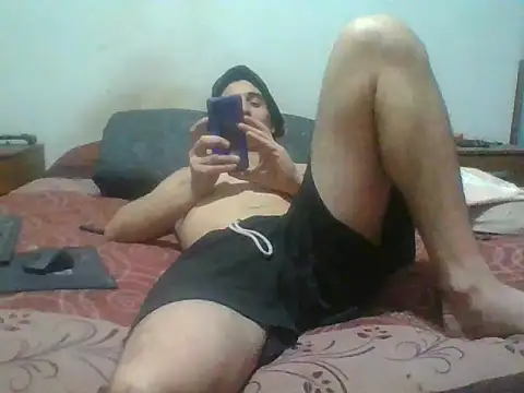 Snapshot of italianbighorse22 chatting on November 26, 2025, 3:28 am italianbighorse22 online show from November 26, 2025, 3:28 am