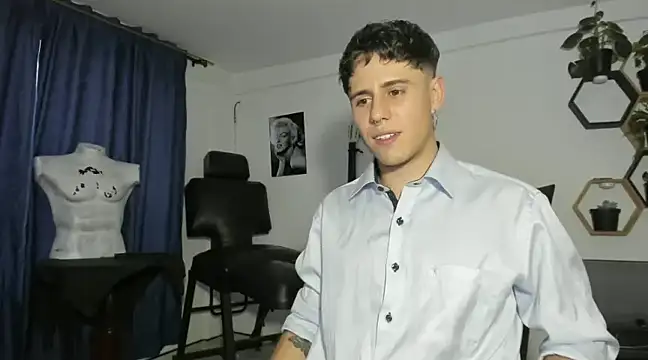 Snapshot of Antonello_Vannucci chatting on March 8, 2025, 11:18 pm Antonello Vannucci online show from March 8, 2025, 11:18 pm