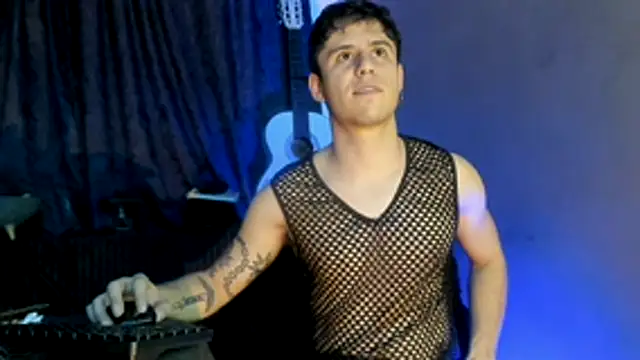 Snapshot of Antonello_Vannucci chatting on November 22, 2025, 11:36 pm Antonello Vannucci online show from November 22, 2025, 11:36 pm