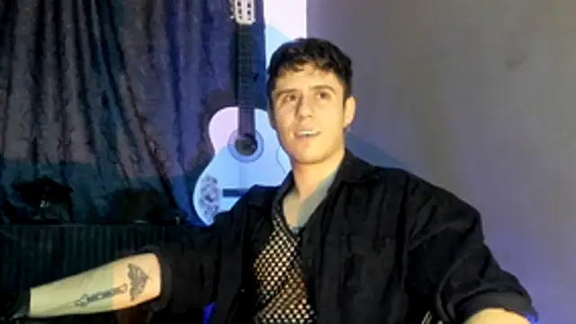 Snapshot of Antonello_Vannucci chatting on November 25, 2025, 7:52 am Antonello Vannucci online show from November 25, 2025, 7:52 am