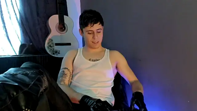 Snapshot of Antonello_Vannucci chatting on November 21, 2025, 2:49 pm Antonello Vannucci online show from November 21, 2025, 2:49 pm