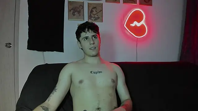 Snapshot of Antonello_Vannucci chatting on January 5, 2025, 10:29 pm Antonello Vannucci online show from January 5, 2025, 10:29 pm