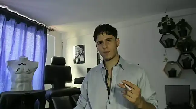 Snapshot of Antonello_Vannucci chatting on March 14, 2025, 7:12 pm Antonello Vannucci online show from March 14, 2025, 7:12 pm