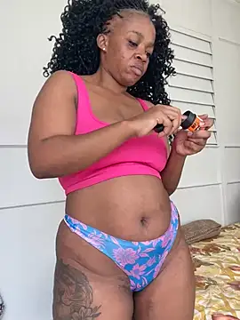 beverlyxxxx online show from March 3, 2025, 12:06 pm