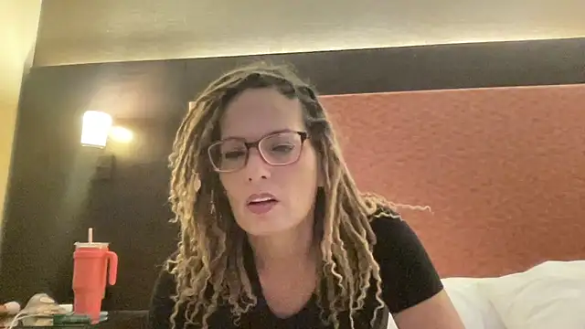 Snapshot of skarfos1babe69 chatting on December 27, 2024, 7:35 pm skarfos1babe69 online show from December 27, 2024, 7:35 pm