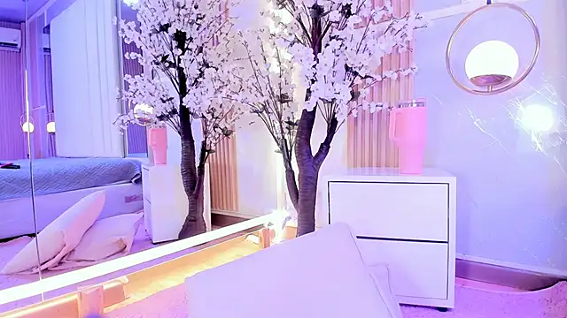 Snapshot of salomebenz chatting on February 15, 2026, 8:52 pm salomebenz online show from February 15, 2026, 8:52 pm