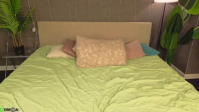 Mollly Rouge online show from April 27, 2026, 12:08 am