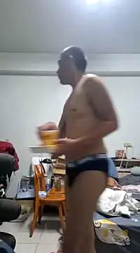 Snapshot of bb770504 chatting on December 20, 2024, 1:00 pm bb770504 online show from December 20, 2024, 1:00 pm