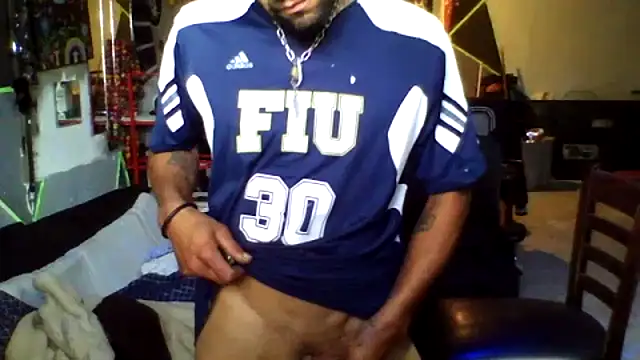 dulcedeseo13 online show from April 25, 2026, 5:21 pm