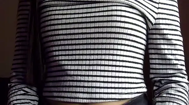 Snapshot of MISS-ROMANTIC chatting on January 1, 2025, 7:43 pm MISS-ROMANTIC online show from January 1, 2025, 7:43 pm