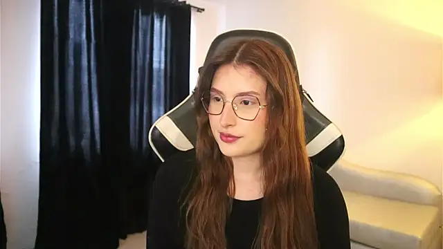 Daisha Riley online show from November 24, 2025, 2:39 pm