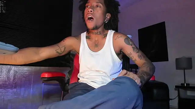 Snapshot of JhonyMiller_ chatting on February 20, 2026, 8:00 pm JhonyMiller online show from February 20, 2026, 8:00 pm