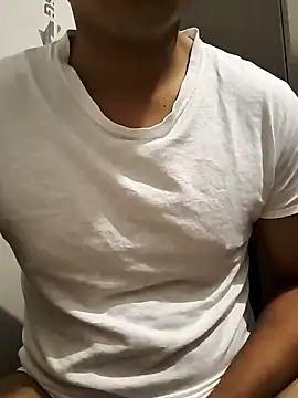 Snapshot of Eddy7988 chatting on December 20, 2024, 7:12 am Eddy7988 online show from December 20, 2024, 7:12 am